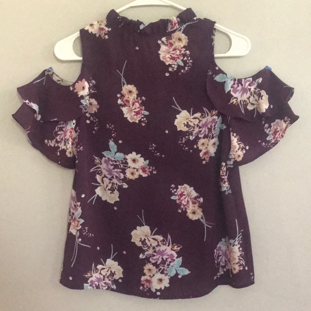 Meraki Open/Cold Shoulder Top - Picture 2 of 6